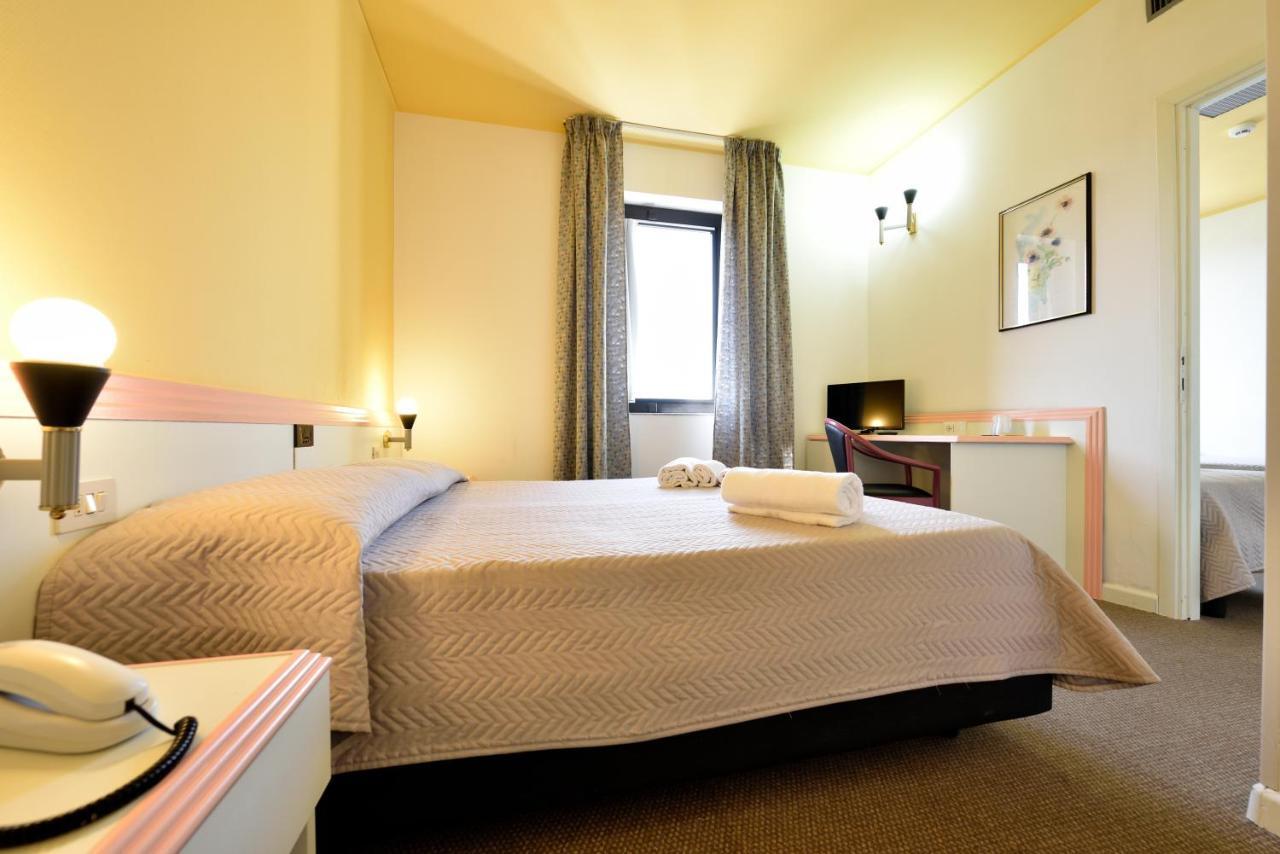 Hotel Orri ตอร์โตลี ภายนอก รูปภาพ